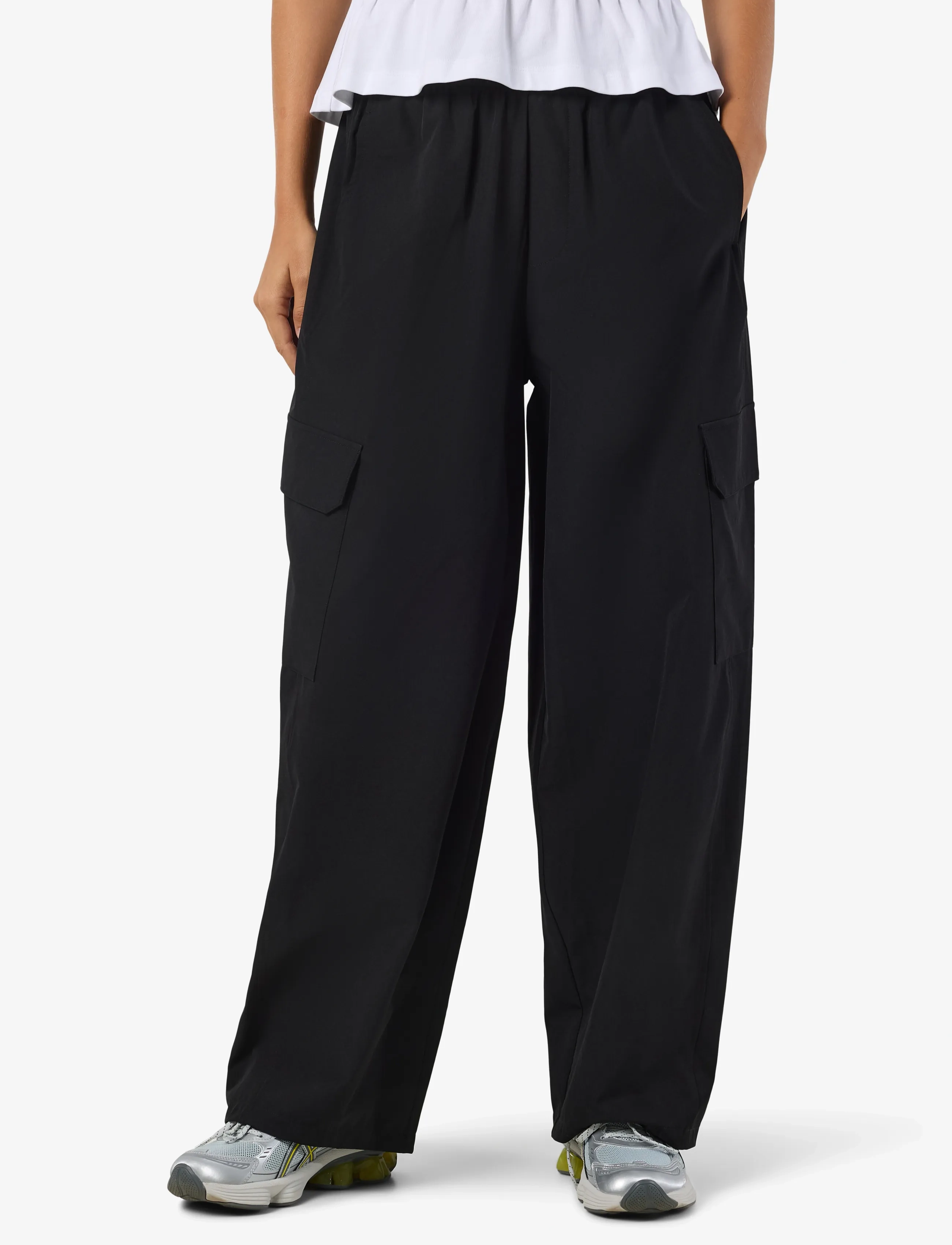 NOISY MAY Nmkirby Mw Barrel Pants, S, Black, Trousers > Barrel Trousers, Dame