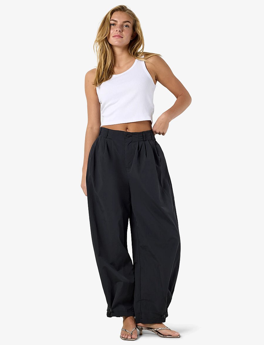 NOISY MAY - NMELIDE MW PLEAT BALOON PANT - barrel-bukser - obsidian - 5