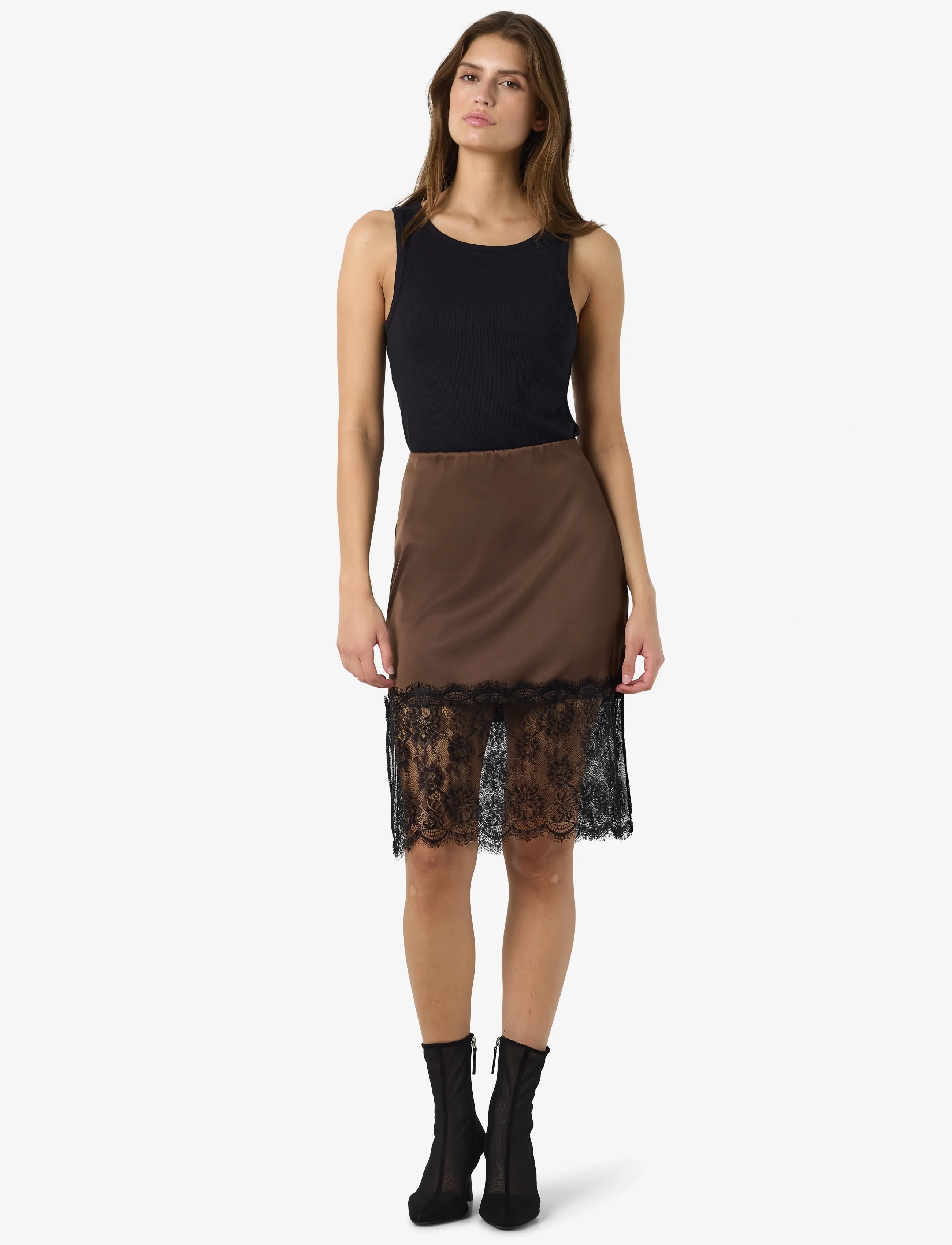 NOISY MAY - NMINFERNO MW SHORT SATIN LACE SKIRT - satinröcke - chocolate brown - 2