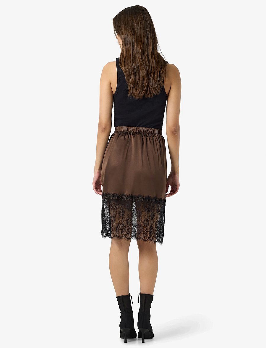 NOISY MAY - NMINFERNO MW SHORT SATIN LACE SKIRT - satin skirts - chocolate brown - 3
