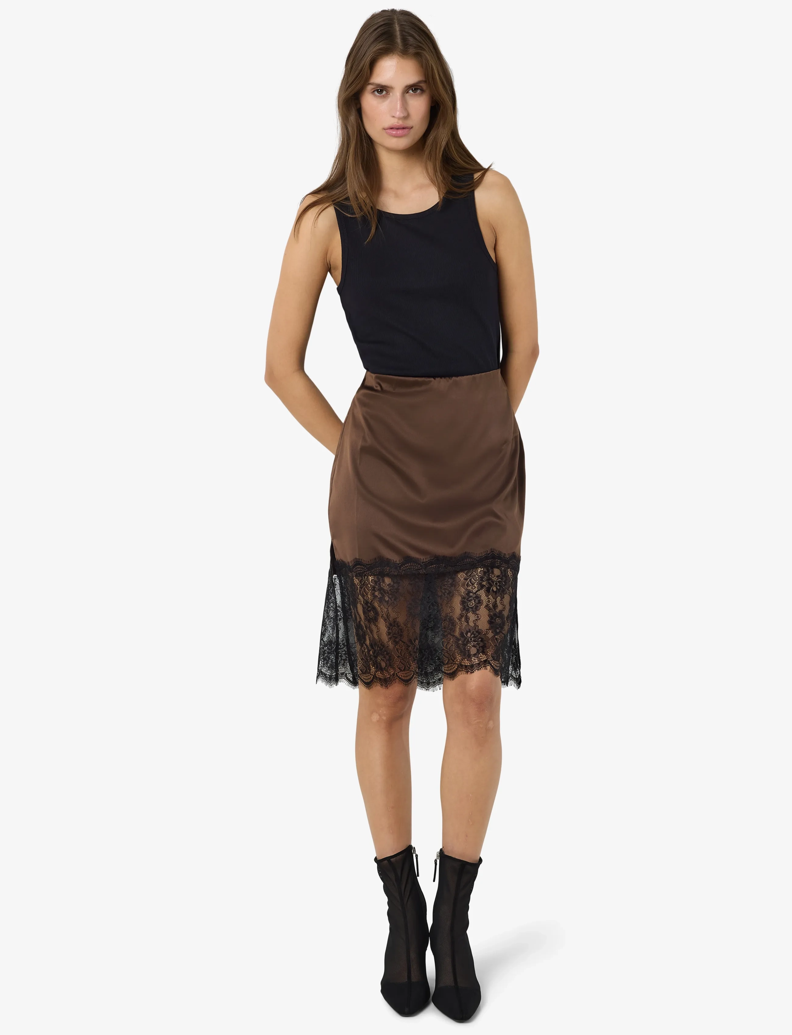 NOISY MAY - NMINFERNO MW SHORT SATIN LACE SKIRT - satinröcke - chocolate brown - 5