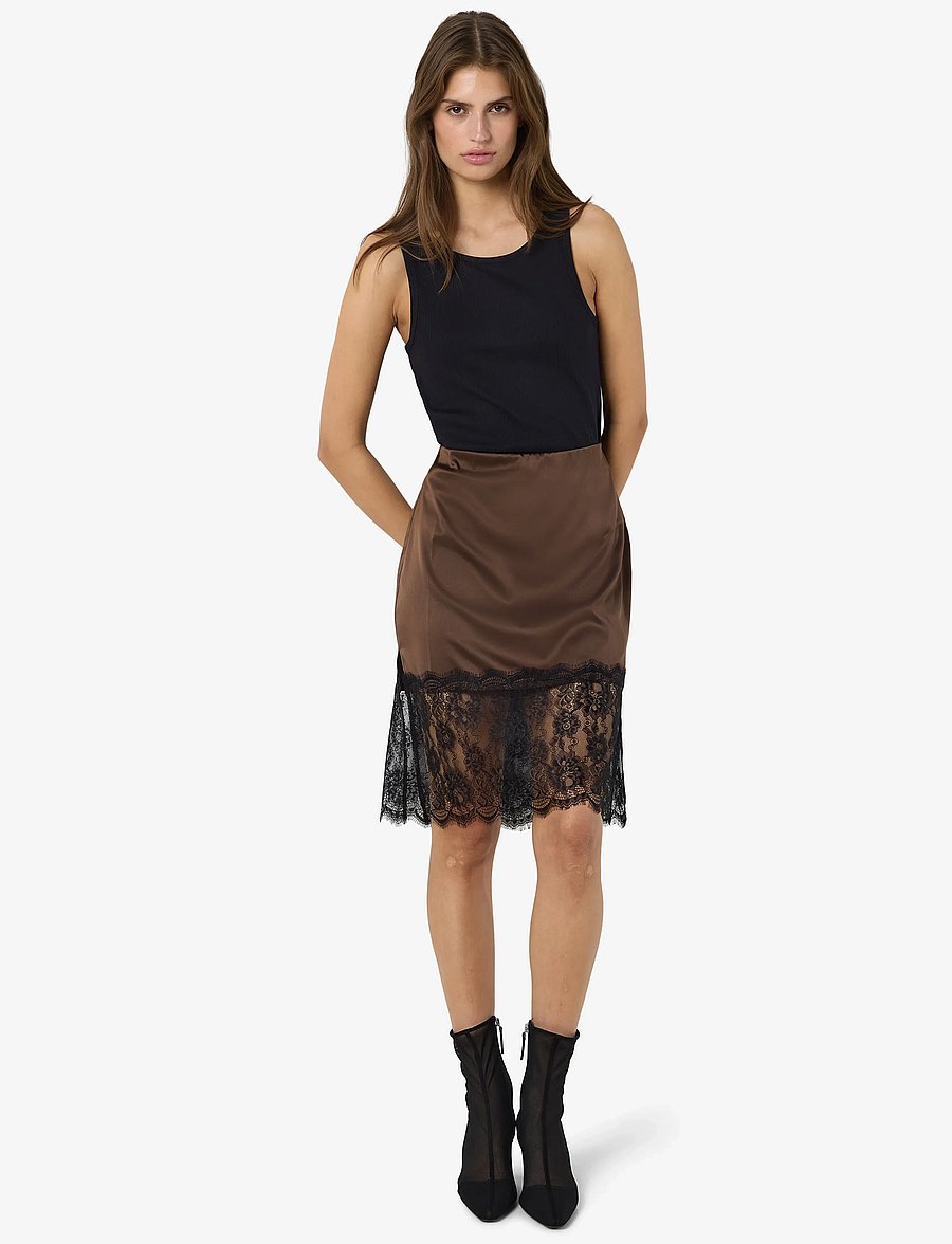 NOISY MAY - NMINFERNO MW SHORT SATIN LACE SKIRT - satin skirts - chocolate brown - 5