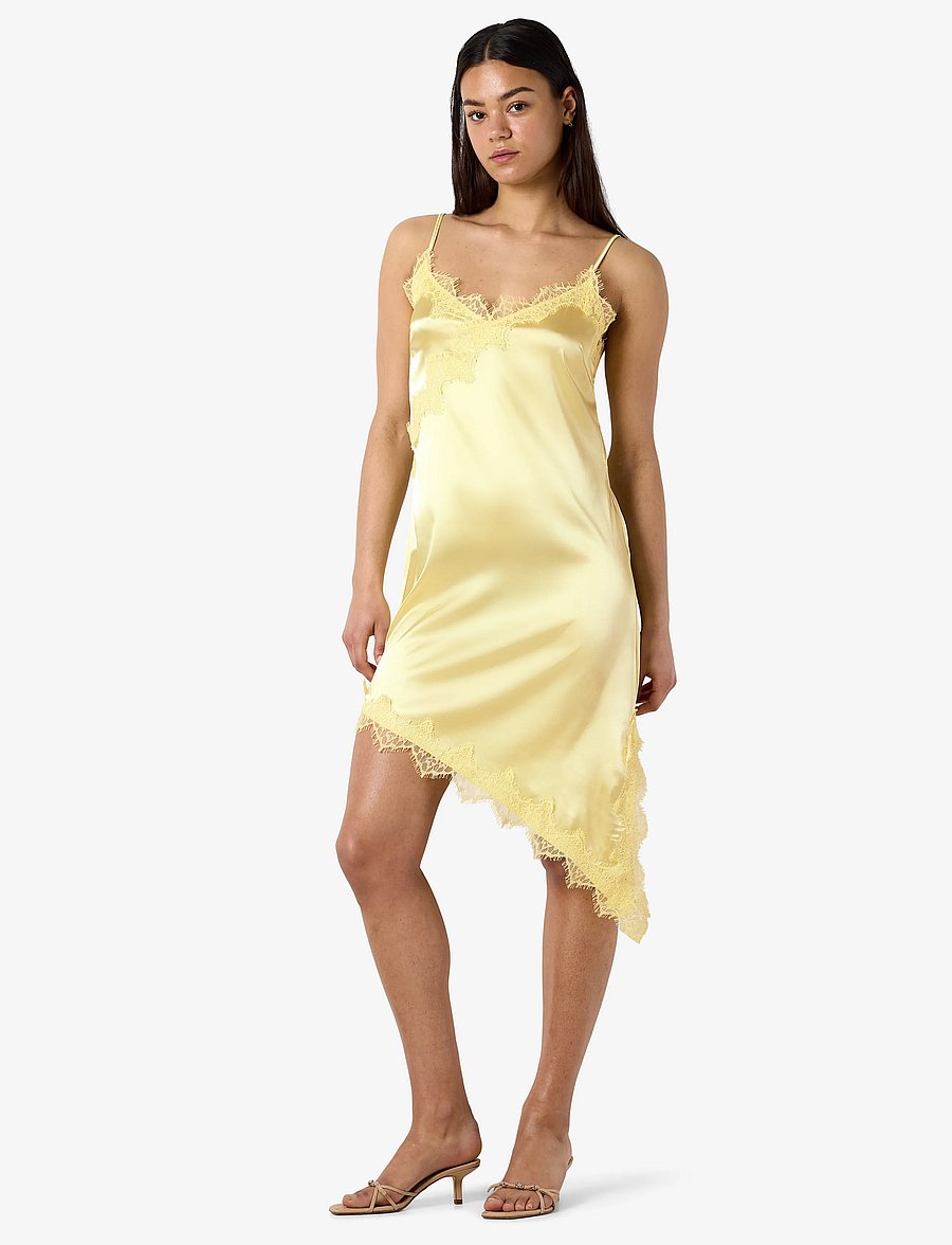 NOISY MAY - NMSOFIE S/L SATIN LACE DRESS /TNT8 - vabalt langevad slip-kleidid - french vanilla - 3
