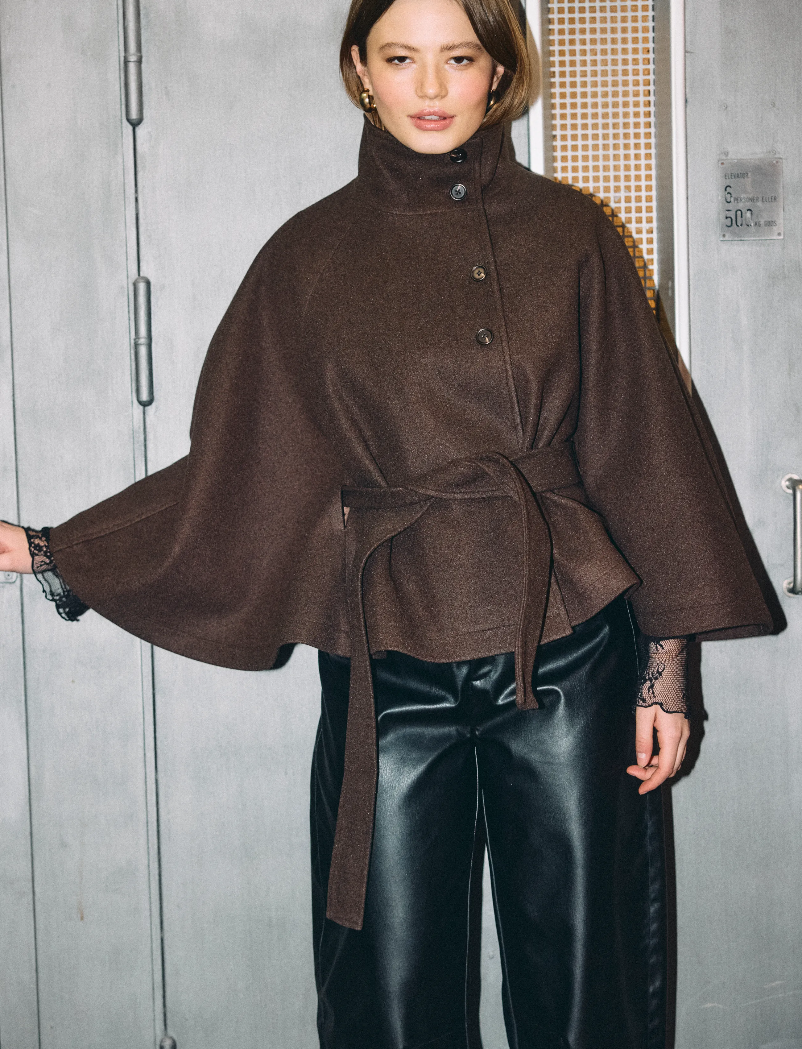 NOISY MAY - NMLUCY CAPE JACKET - chocolate brown - 5