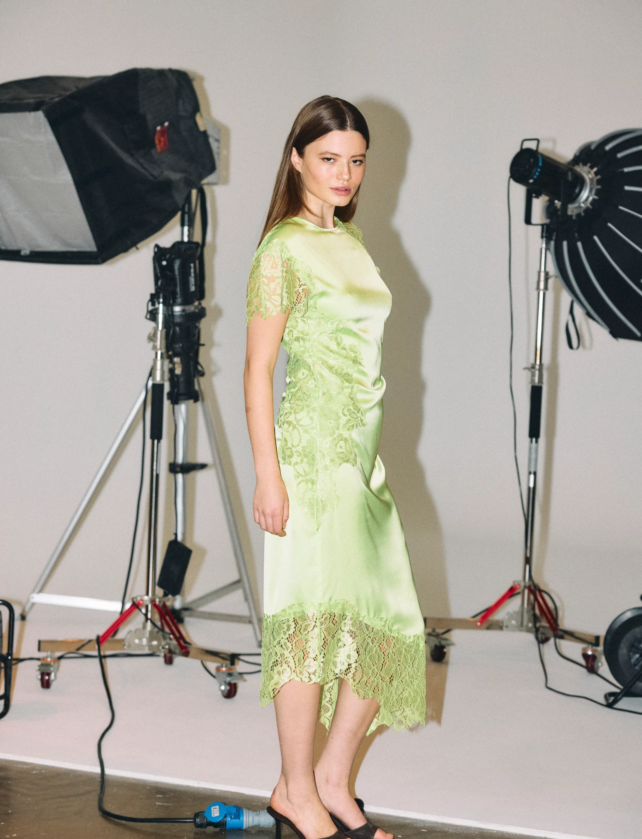 NOISY MAY NMWREN S/S SATIN LACE LONG DRESS - Kleidung - DAIQUIRI GREEN / green