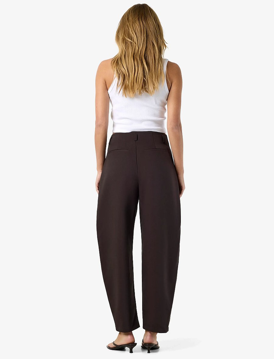 NOISY MAY - NMELI MW TAILORED BARREL PANTS - hosen mit geradem bein - chocolate brown - 4