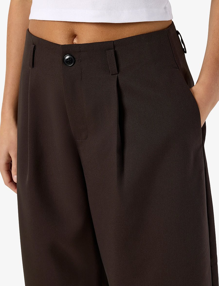 NOISY MAY - NMELI MW TAILORED BARREL PANTS - hosen mit geradem bein - chocolate brown - 5