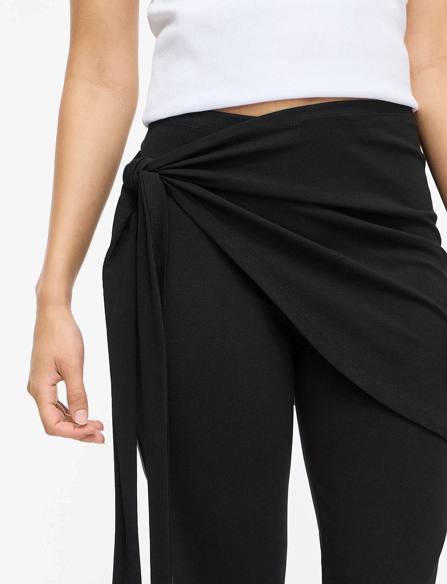 NOISY MAY - NMELLA MW CAPRI SCARF PANT - capri bukser - black - 5