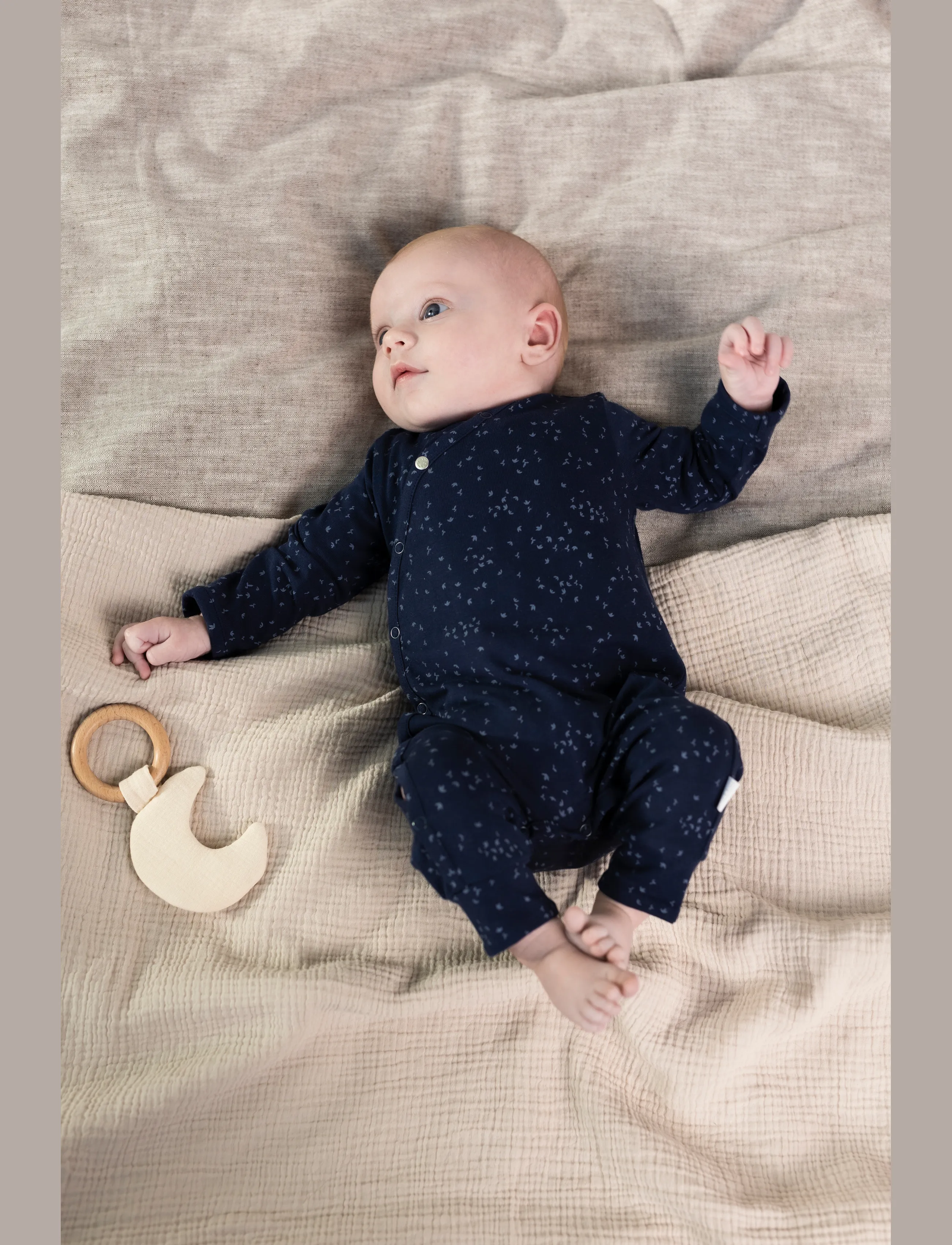 Noppies - U Playsuit Nuuk LS all o.print - p554 black iris - 3