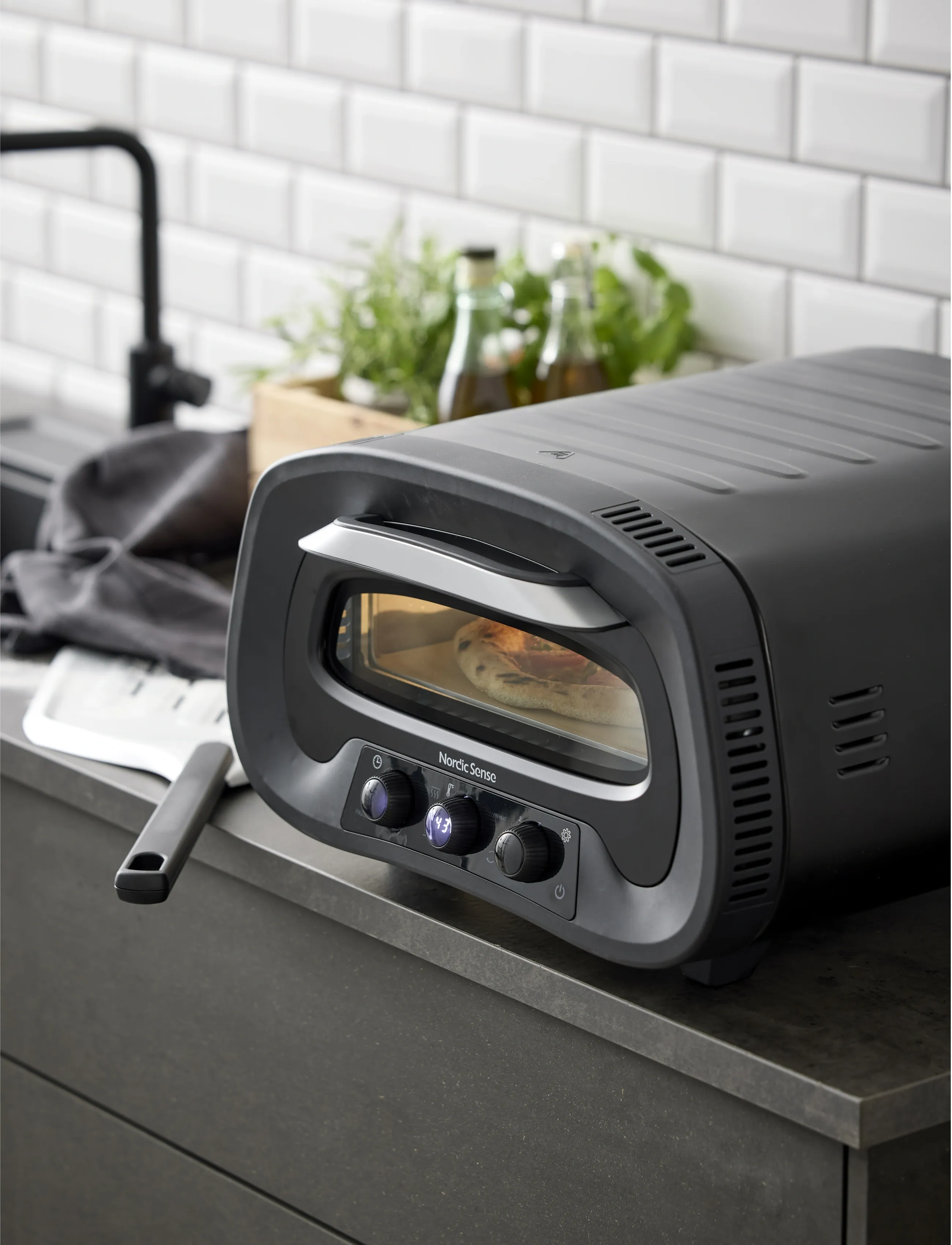 Nordic Sense Pizzaovn Elektrisk 1700 Watt, W x 46.1, Kitchen Tools, Schwarz - Pizza Cutters & Accessories, Homeware