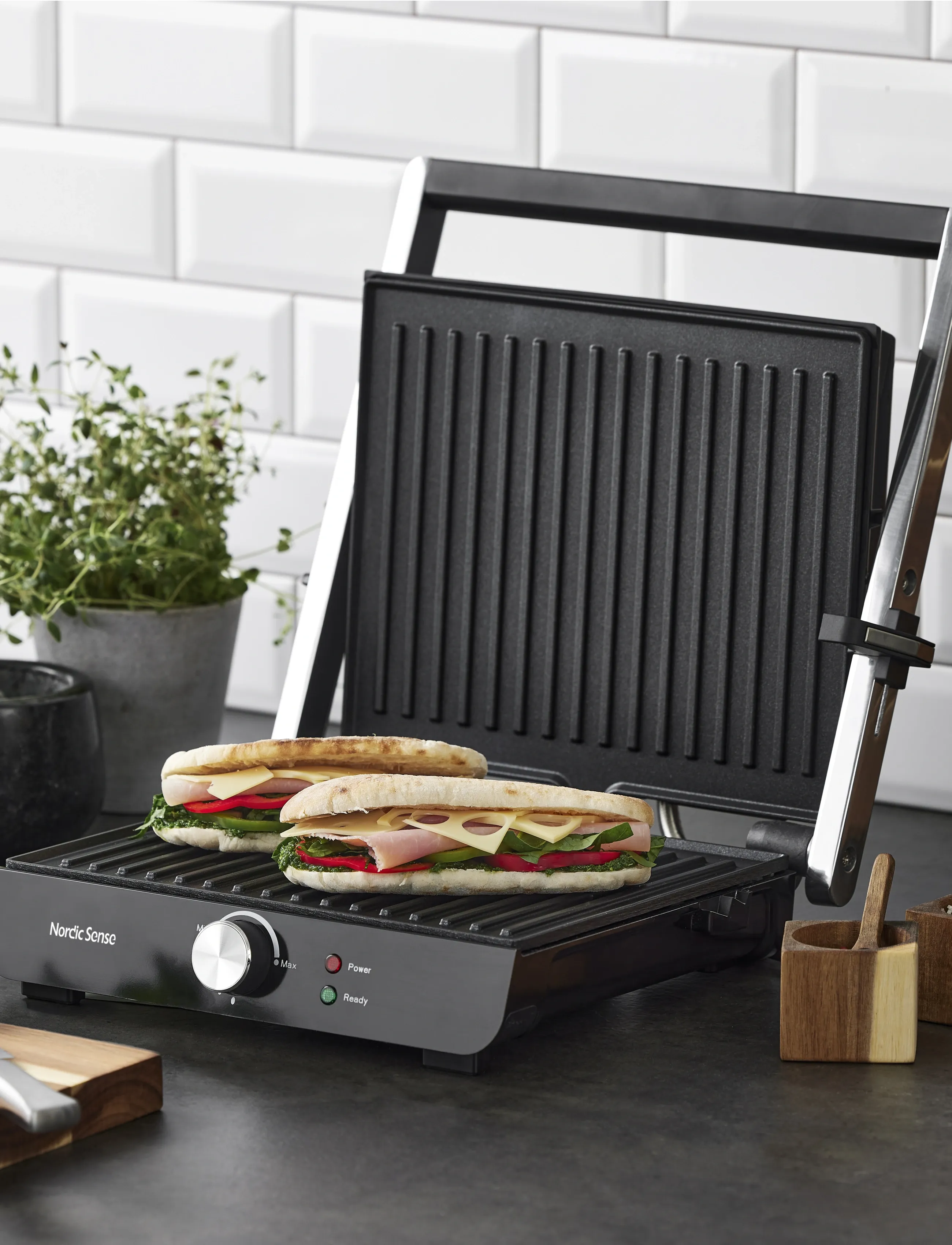 Nordic Sense Paninigrill 2000 Watt, 2000 W x 34.6, Black, Køkkenmaskiner > Sandwichmaskiner, Unisex