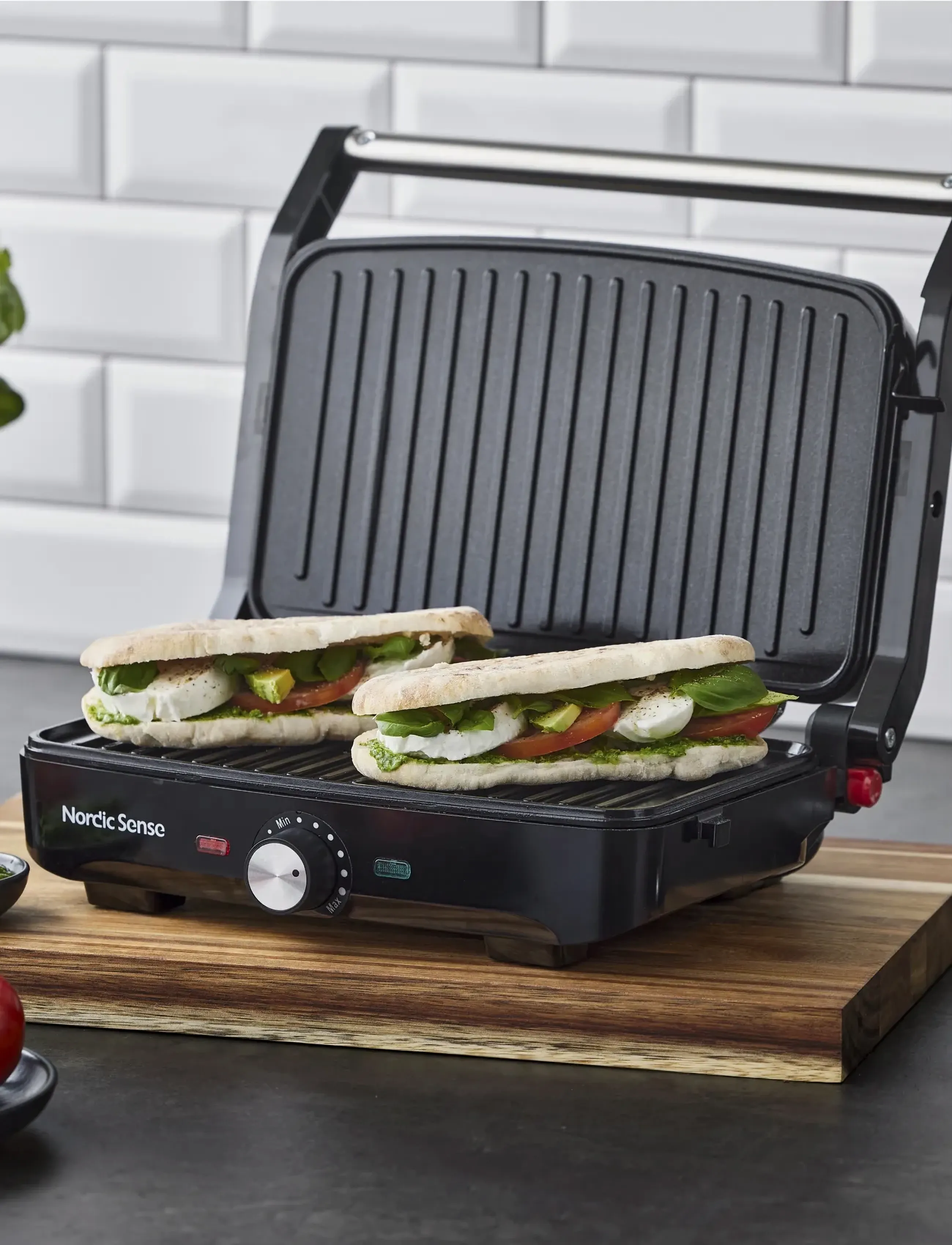 Nordic Sense Paninigrill 1600 Watt, 1600 W x 31.8, Black, Køkkenmaskiner > Sandwichmaskiner, Unisex