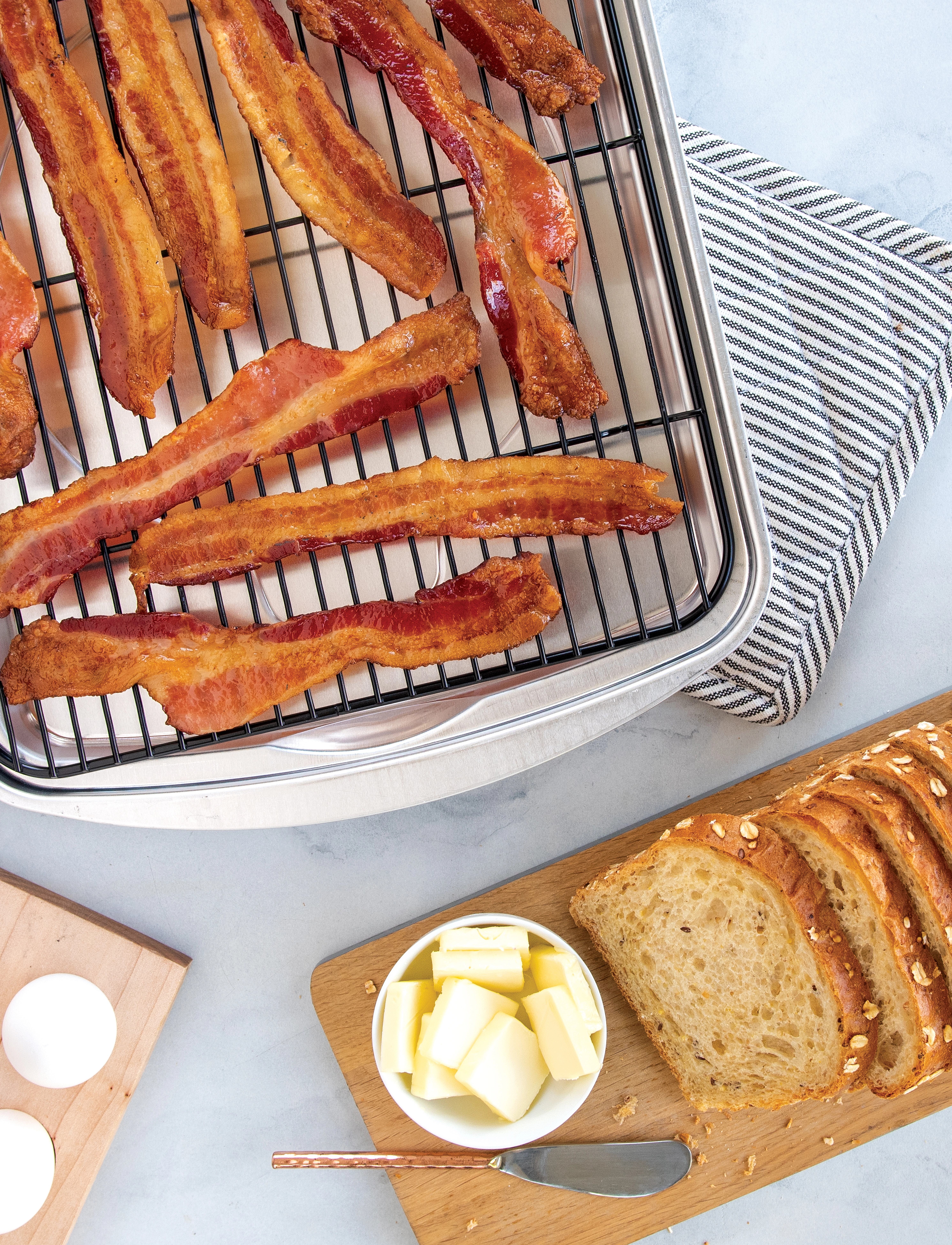 Nordic Ware - Naturals® Large Cooking Tray with Oven-Safe Nonstick Grid - silver - 1
