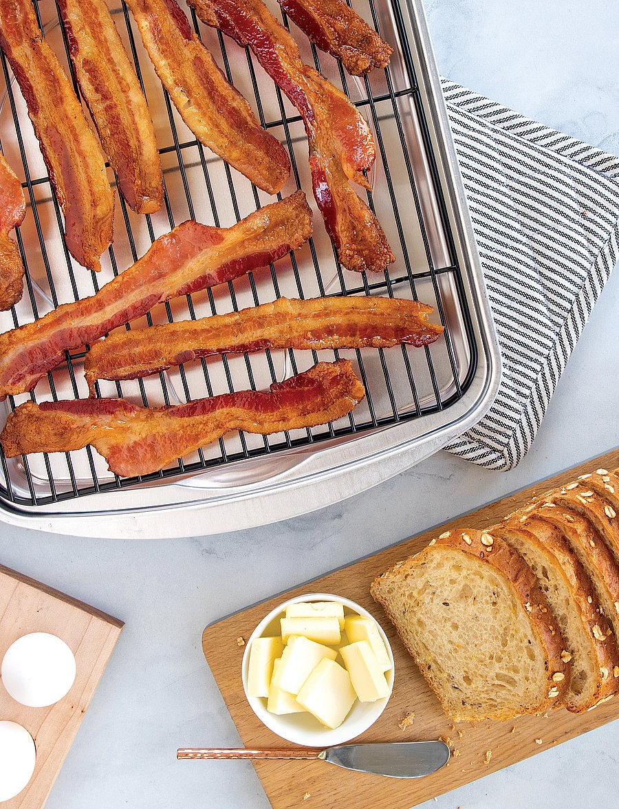 Nordic Ware - Naturals® Large Cooking Tray with Oven-Safe Nonstick Grid - silver - 1