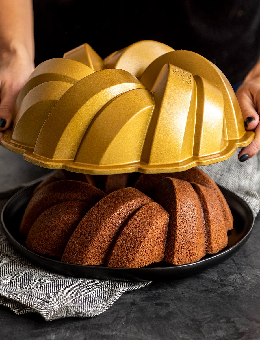 Nordic Ware - 75th Anniversary Braided Bundt® Pan - gold - 1