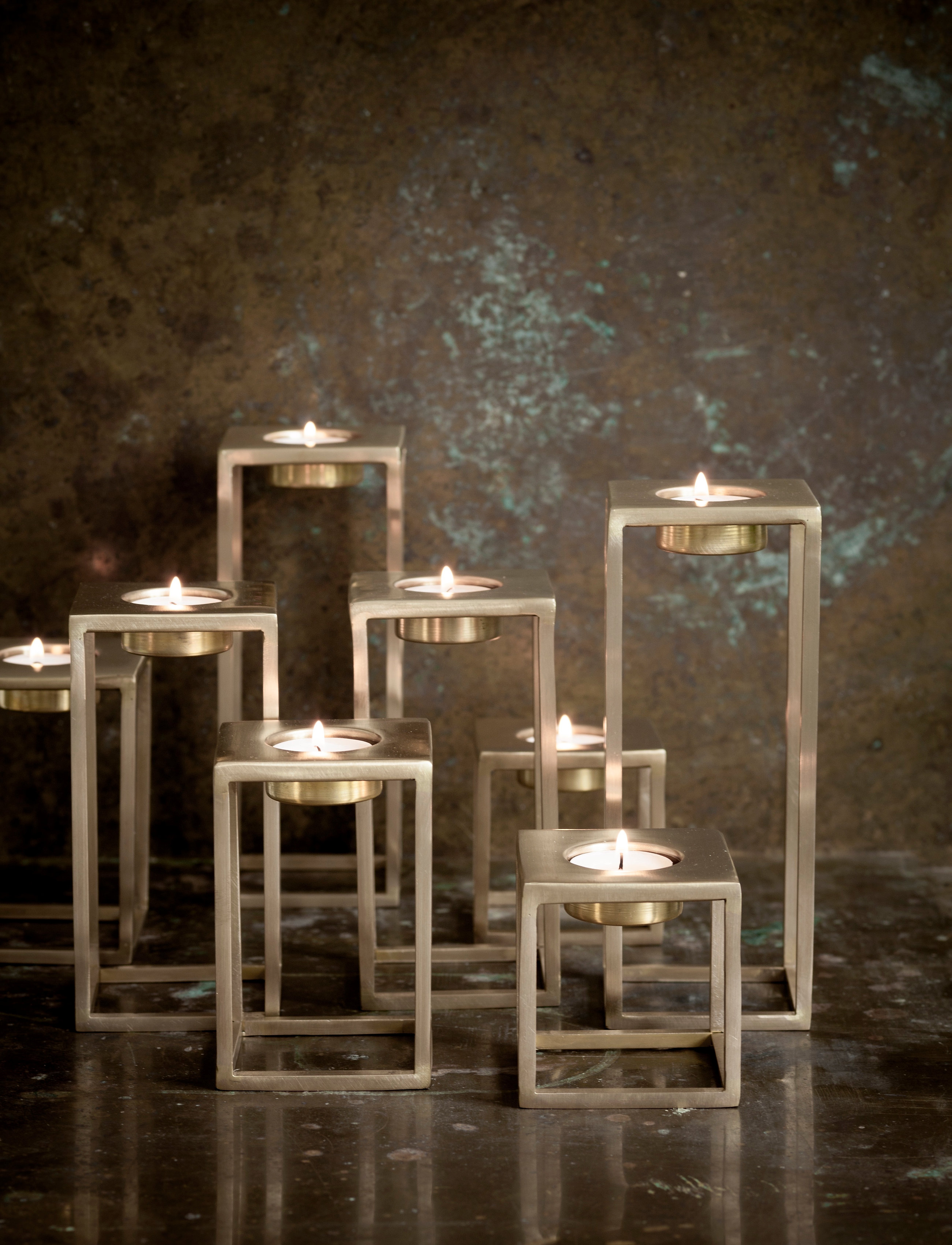 Nordstjerne Genuine Fyrfadsstage, H20 cm x 8, Candlesticks & Lanterns, Gold - Tealight Holders, Homeware