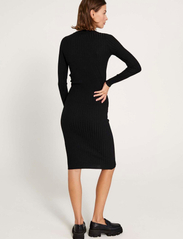 NORR - Karlina o-neck LS dress - stramme kjoler - black - 3