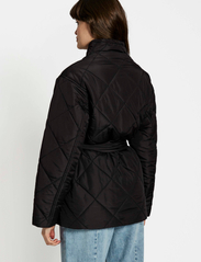 NORR - Alma quilted short jacket - kevättakit - black - 3