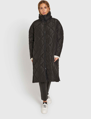 NORR - Alma slit quilted jacket - quilted jakker - black - 6
