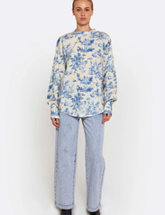 NORR - Jose top - long-sleeved blouses - blue print - 4