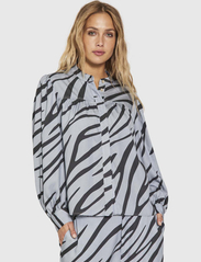 NORR - Tikka shirt - langermede bluser - zebra print - 4