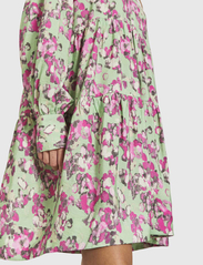 NORR - Alyssa bomba short dress - festklær til outlet-priser - meadow print - 5