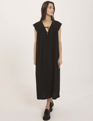 NORR - Alyssa midi dress - vidutinio ilgio suknelės - black - 2