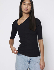 NORR - Sherry knit tee - pullover - black - 2