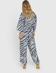 NORR - Tikka pants - cargobroeken - zebra print - 4