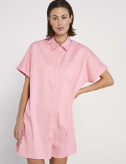 NORR - Cilla shirt dress - skjortekjoler - pink - 2