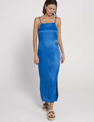 NORR - Portia maxi strap dress - slip in -mekot - strong blue - 2