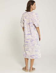 NORR - Wishfull dress - t-shirt dresses - lavender print - 5