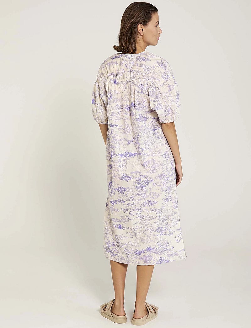 NORR - Wishfull dress - t-shirt-kleider - lavender print - 5