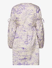 NORR - Wishfull wrap dress - slå-om-kjoler - lavender print - 1