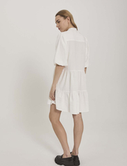 NORR - Fie short solid SS dress - skjortekjoler - white - 3