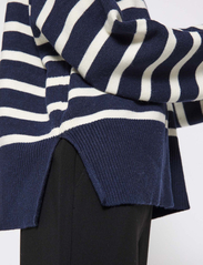 NORR - Lindsay new knit stripe top - džemperi - navy comb - 6