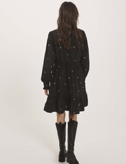 NORR - Miluna dress - skjortekjoler - black comb. - 3