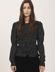 NORR - Sabby smock top - long-sleeved blouses - black print - 2