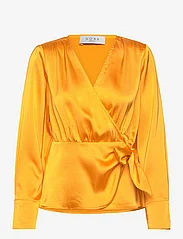 NORR - Gili wrap top - long-sleeved blouses - orange - 0