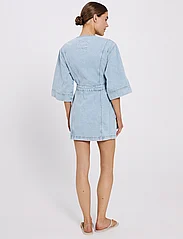 NORR - Cara short denim dress - korte kjoler - blue light wash - 2