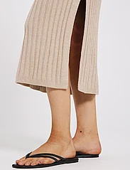 NORR - Crome rib knit dress - stickade klänningar - beige mÉlange - 6
