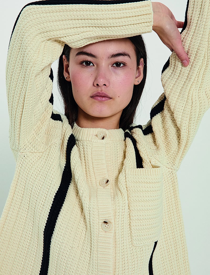 NORR - Stilla blocking knit cardigan - koftor - off-white w. black detail - 2