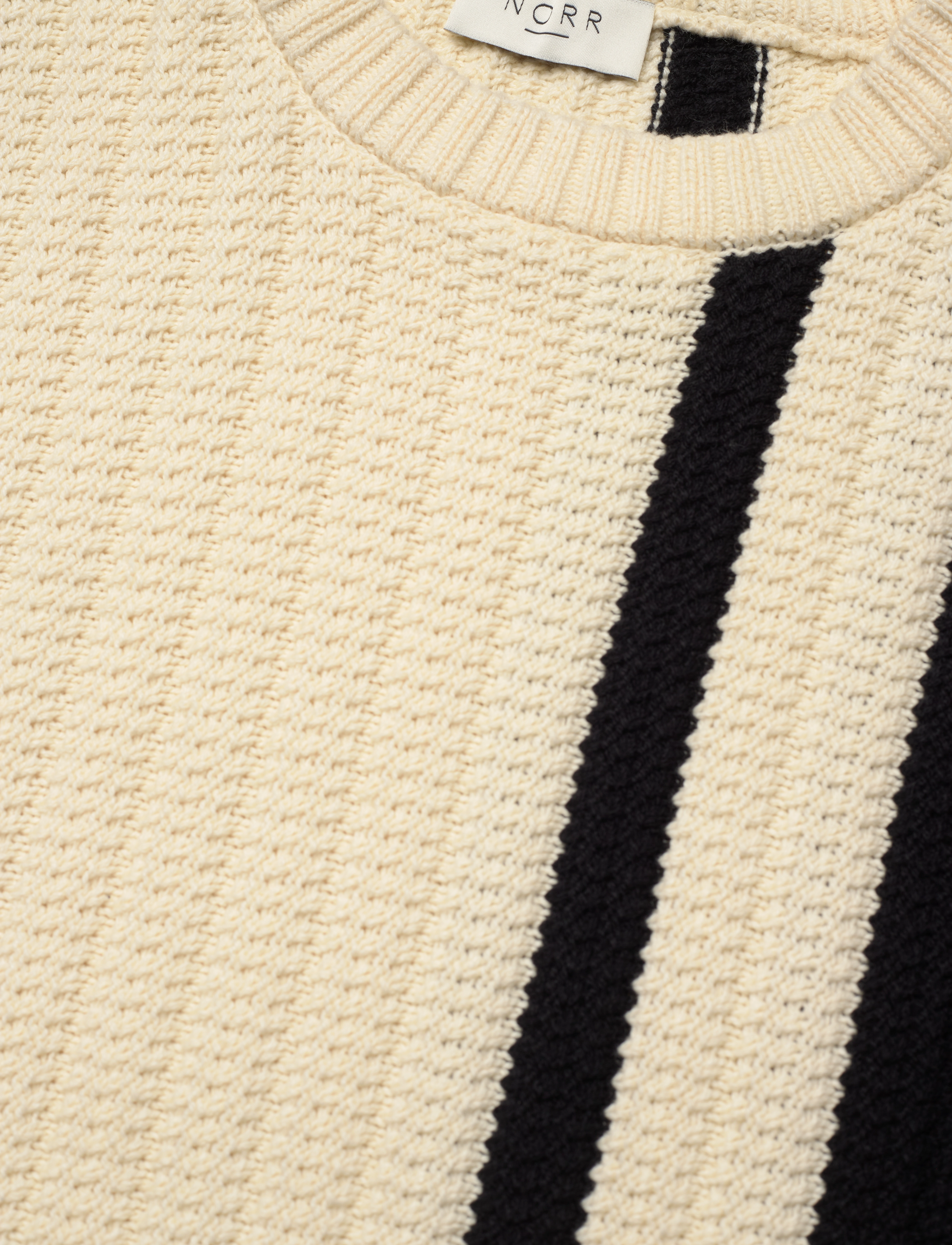 NORR - Stilla blocking knit top - strikkegensere - off-white w. black detail - 4