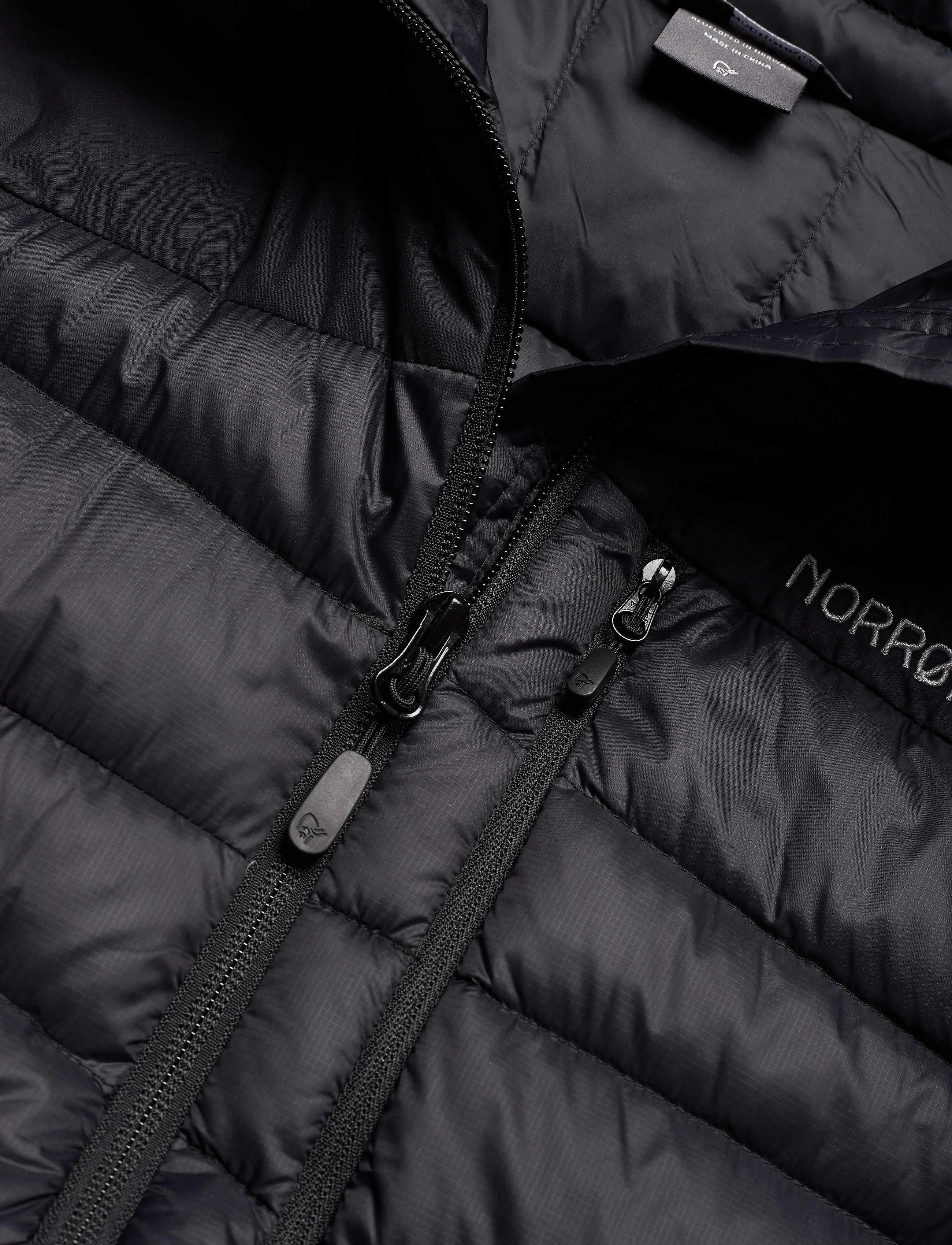 Norrøna - falketind down750 Hood W's - talvejoped - caviar black - 4