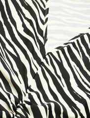 Notes du Nord - Glee Recycled Dress - maxikjoler - zebra - 2