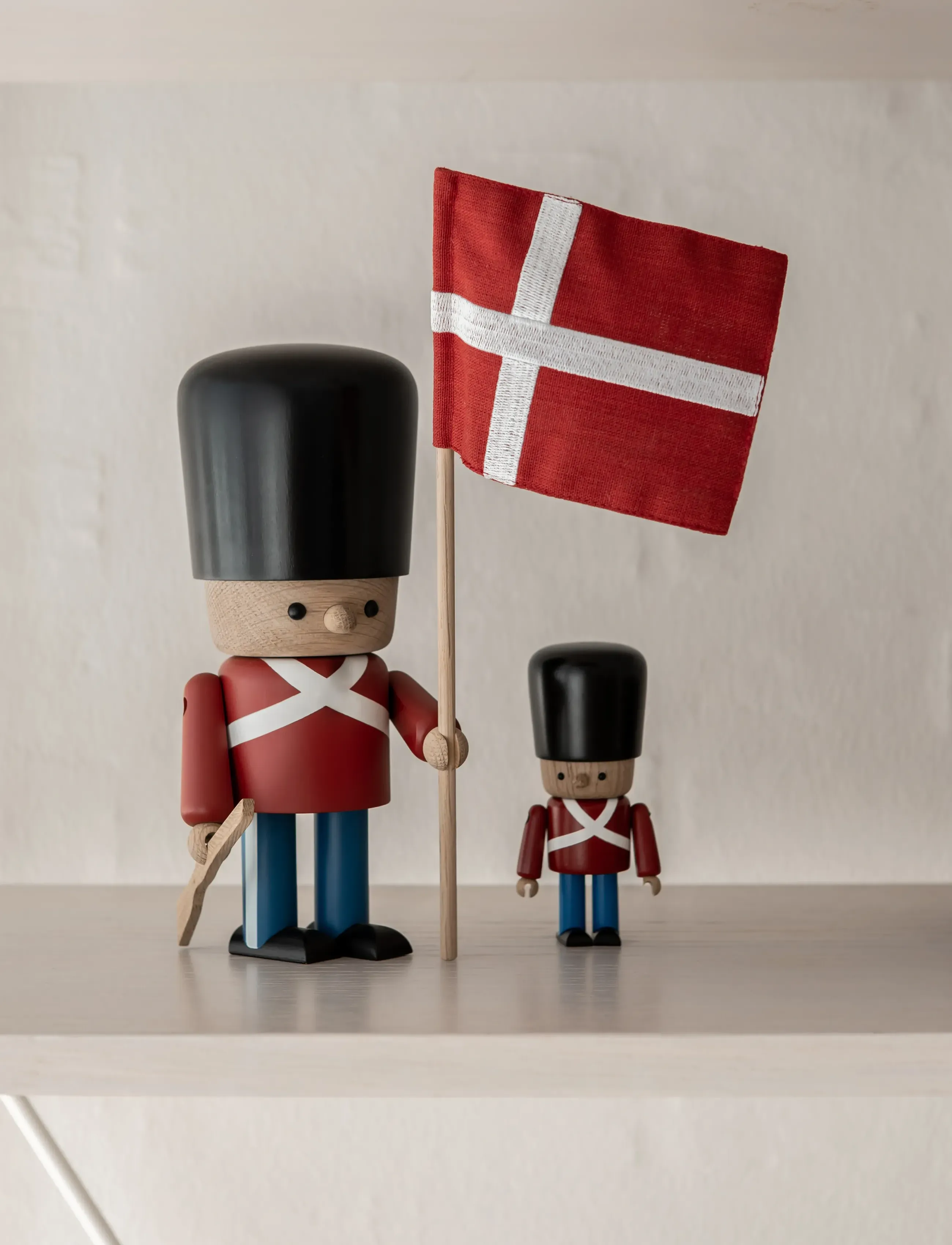 Novoform Xl Danish Royal Guard Ceremonial Uniform, One Size, Decorative Accessories-details, Rot - Wooden Figures, Homeware