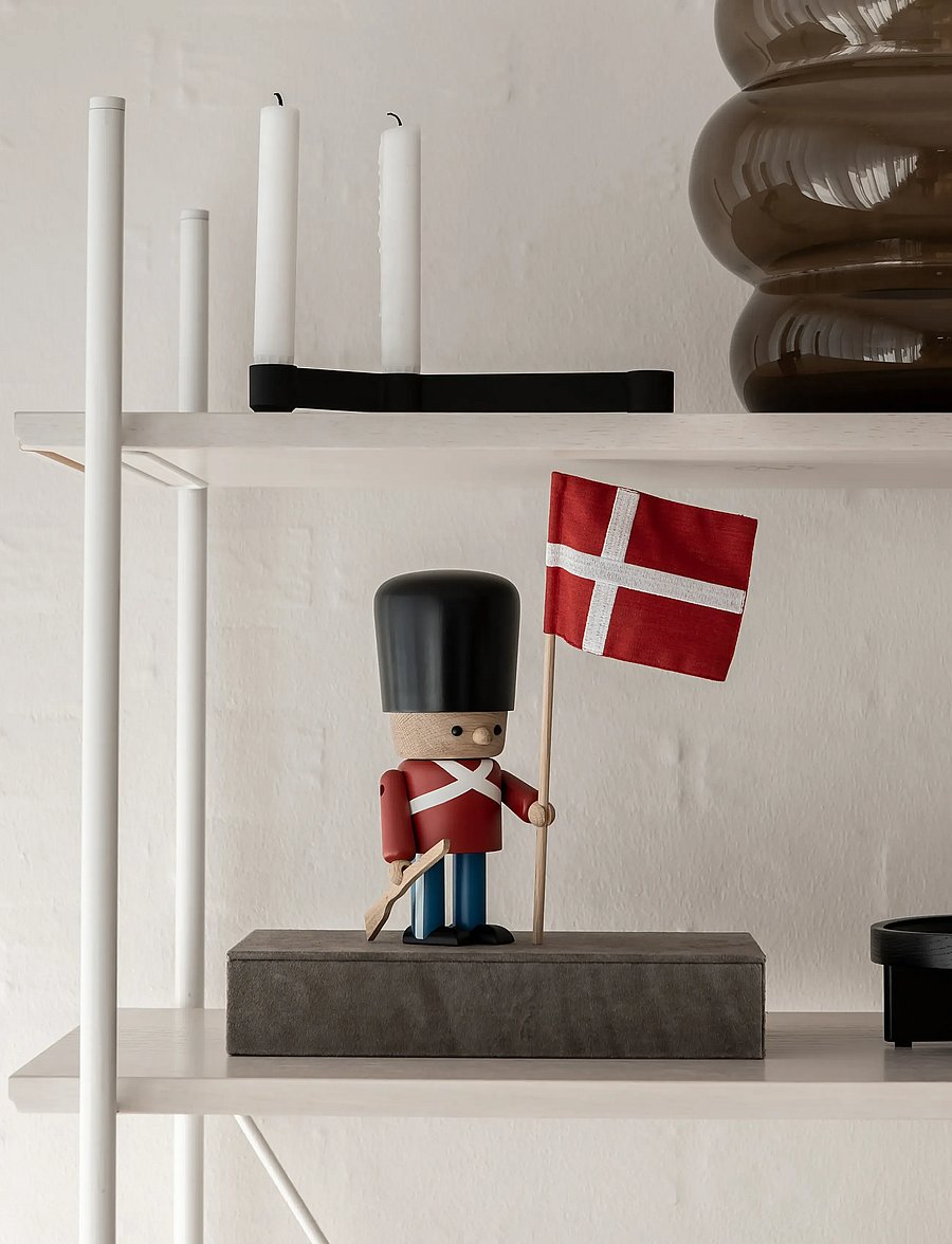 Novoform - XL DANISH ROYAL GUARD - ceremonial uniform - figuren & skulpturen - red - 3