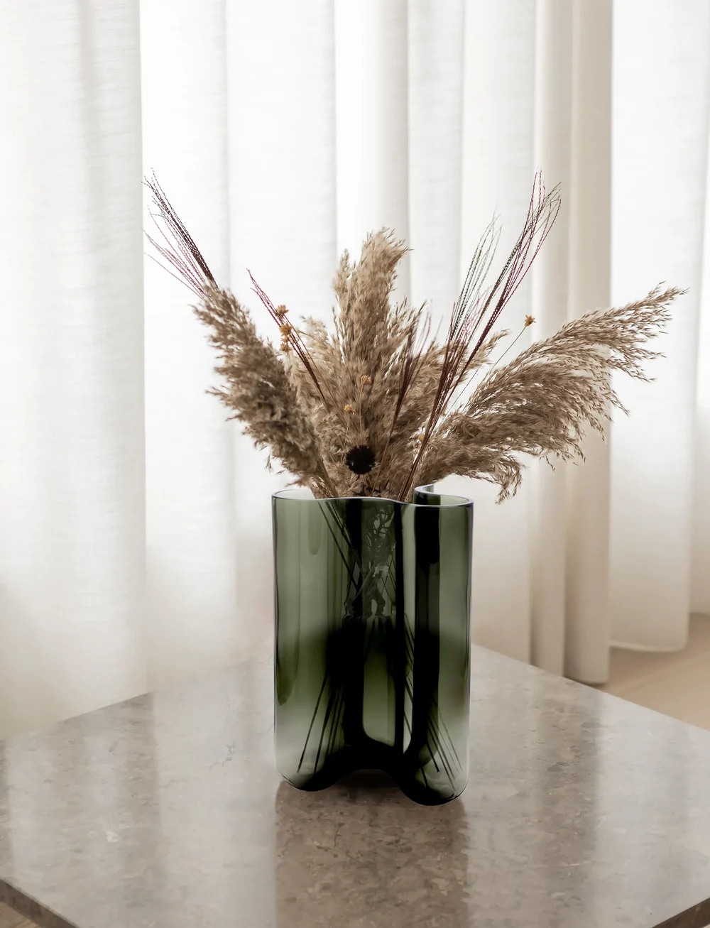 Novoform - Clover vase - vasen - smoky green - 1