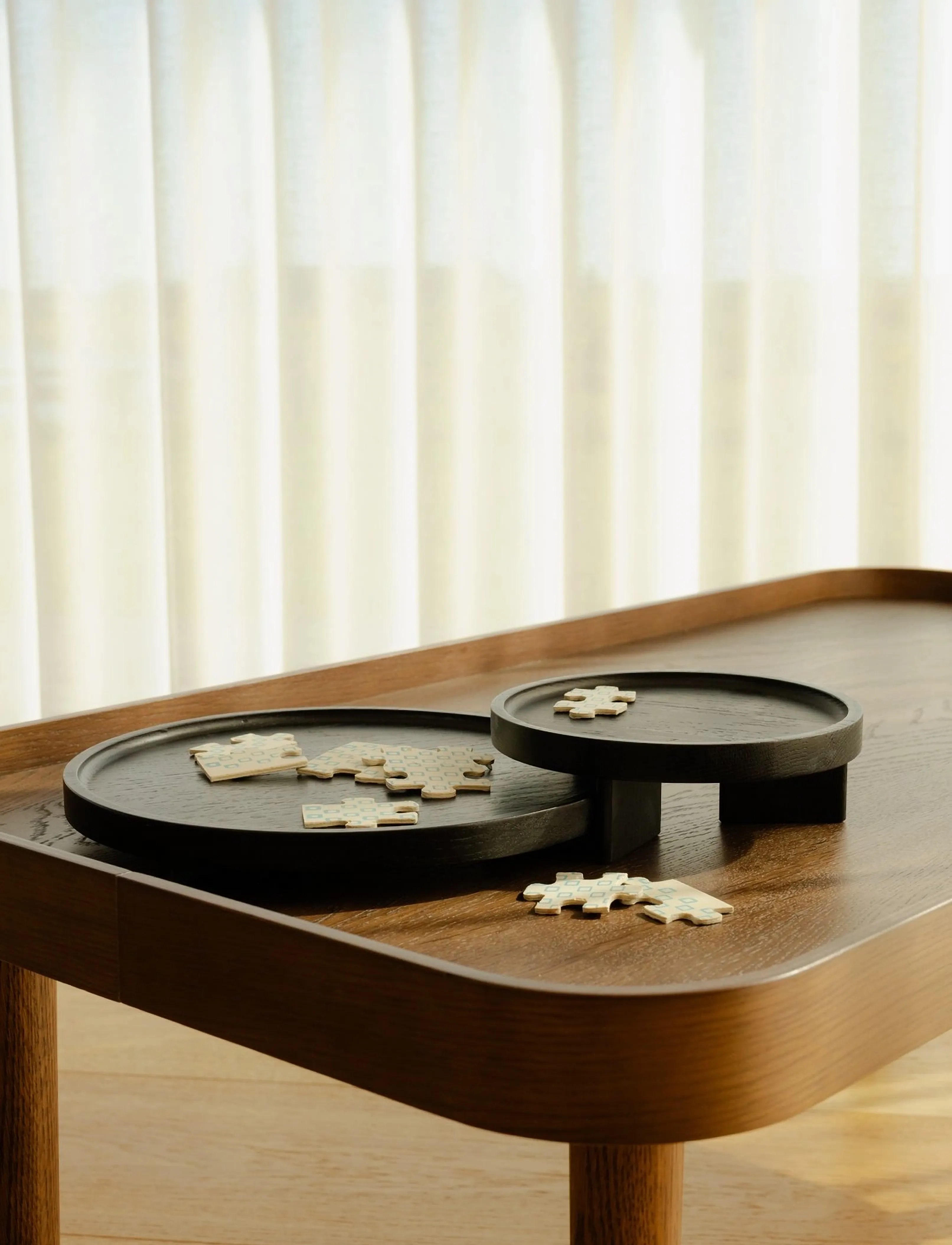 Novoform Elevate Tray, H6.5 cm;Ø20 cm, Dining & Table Accessories, Schwarz - Trays, Homeware