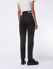 Nudie Jeans - Breezy Britt - straight jeans - black worn - 3